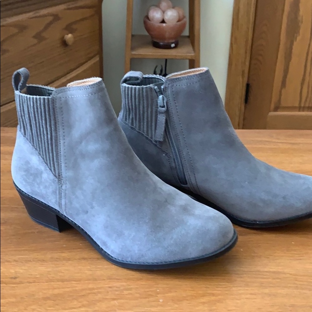 Gray suede Vionic booties